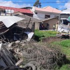 Así quedó el bus en el que se transportaba el equipo orense.