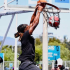 Jimmy Buttler jugó en el parque La Carolina de Quito