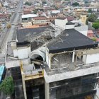 El ‘Infierno’. Así denominan al edificio de 7 pisos que fue parte de la Función Judicial del Guayas y luego pasó a manos de Inmobiliar, ahora deteriorado y saqueado.