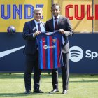 El presidente del FC Barcelona, Joan Laporta, durante le presentación hoy del nuevo jugador Jules Koundé