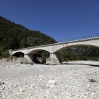 Fotografía de archivo de la vista de una parte seca del río L"Esteron en Le Broc, en el sur de Francia
