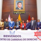 Las autoridades de la Universidad  de Guayaquil dan a conocer el logro alcanzado.