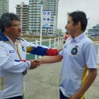 Juan Patricio Aguirre (d), nadador ecuatoriano, recibe la felicitación de su entrenador Rafael Maldonado tras el logro.

Juan Patricio Aguirre (d), nadador ecuatoriano, recibe la felicitación de su entrenador Rafael Maldonado tras el logro.