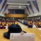 El candidato a la prefectura del Guayas, acudió a la ceremonia de graduación de la Universidad Católica, los egresados pidieron mediante escrito que no acuda.