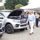 El ministro Patricio Carrillo entregó los vehículos a la inteligencia policial de la Zona 8