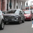 Abuso. Muchos autos sin las láminas circulan con un documento provisional, sin embargo, este solo tiene vigencia de 120 días.