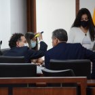 Diligencia. El excontralor Pablo Celi junto a su defensor Marcelo Ron en el Complejo Judicial norte.