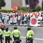 Acción. Una veintena de personas hizo un plantón en los exteriores de la cárcel 4.