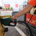 Una gasolinera de Guayaquil esperó el nuevo combustible el pasado lunes 8 de agosto.