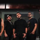 evolución. Se iniciaron como un proyecto de nu metal, pero su sonido se ha ido renovando con influencias metalcore y post hardcore.