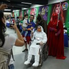 Los visitantes se tomaron fotografías con sus personajes favoritos.