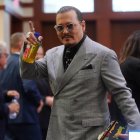 Fotografía de archivo, tomada el pasado 19 de mayo, en la que se registró al actor, músico y cineasta estadounidense Johnny Depp, en Fairfax (Virginia, EE.UU.).