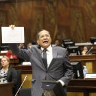 Socialcristiano. En estos días se ha convertido en el legislador más importante y protagónico de su bancada.