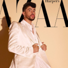 Bad Bunny en la portada de una revista de moda femenina.