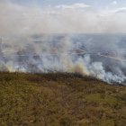 Vista general de un incendio forestal en las cercanías de la ciudad de Cuiabá en el estado de Mato Grosso (Brasil), en una fotografía de archivo.
