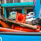 Los agentes realizaron el decomiso de decenas de artículos