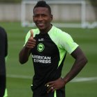 Pervis Estupiñán está listo para debutar en el fútbol inglés.