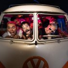 El videoclip oficial fue dirigido por Evaluna y filmado a principios de este mes en Miami.