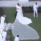Los actores, ambos vestidos de blanco, calificaron el enlace como "la boda de sus sueños?, por la que esperaron casi 20 años.