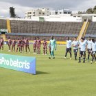 Partido suspendido entre Católica y  9 de Octubre en el estadio Atahualpa.