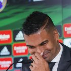 El centrocampista brasileño del Real Madrid Carlos Henrique "Casemiro" durante la rueda de prensa con motivo de su despedida