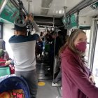 Usuarios. Más de un millón de pasajeros se movilizan diariamente en el sistema de transporte municipal en Quito.