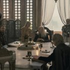 Fotograma cedido por WarnerMedia/HBO de una escena de la serie House of the Dragon.