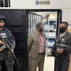 En este operativo realizado en Guayaquil se incautaron cajas con documentación y computadores. No hubo detenidos.