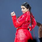 Rosalía en una de sus presentaciones.