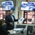 En 2016, Eduardo Carmigniani denfendió a Expreso cuando la Supercom pretendía sancilarla por revelar hechos de corrupción en Petroecuador.