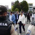 La asambleísta Guadalupe Llori de camino a la audiencia del lunes pasado.