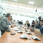 Una parte de la Comisión de Fiscalización sesionó de manera presencial y otra parte de manera virtual.