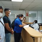 A las oficinas de la Defensoría del Pueblo en Guayas llegan organizaciones sociales para presentar quejas por vulneraciones de derechos, como el Observatorio de Servicios Públicos de Guayaquil que entregó un escrito sobre la dotación de agua.