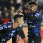 Richard Schunke pone a ganar a Independiente del Valle tras conectar de cabeza contra el piso.