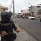 La escena del crimen fue acordonada por agentes de la Policía Nacional.