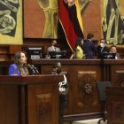 La vocal Barreno ejerce su derecho a la réplica en el proceso de juicio político.