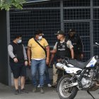 Personas investigadas en un caso de tráfico de drogas.