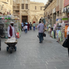 Las calles de Qatar se alista para acoger miles de turistas por el Mundial.