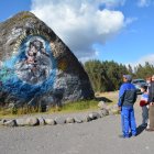 La piedra. Está a unos 40 minutos de Latacunga, en el sector rural de Chilintosa.