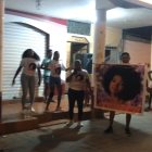 Los familiares se mandaron a hacer camisetas con el rostro de Nayelhi y festejaron con pitos, pancartas y música.