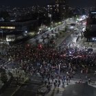 Adherentes de la opción "Rechazo" celebran el resultado del plebiscito constitucional, en Santiago (Chile), este 4 de septiembre de 2022.