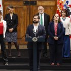 El presidente de Chile, Gabriel Boric (c), acompañado de los ministros de su Gobierno durante la ceremonia de cambio de Gabinete del Gobierno, este 6 de septiembre de 2022.