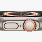 Este es el Apple Watch Ultra, de 49 mm. Hecho de titanio de grado aeroespacial.