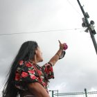 En paquete. Los megáfonos fueron situados en lo alto de mástiles, cerca de las cámaras de videovigilancia para monitorear el espacio público.