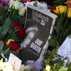 Flores y tributos en el Reino Unido en memoria de Isabel II, fallecida el 8 de septiembre.