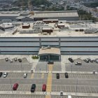 El enorme hospital Enrique Ortega Moreira de Durán no está operativo, pese a estar terminado prácticamente desde el año pasado.