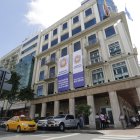 Edificio de la Prefectura del Guayas. En el presente periodo, esta institución se quedó sin su titular, Carlos Luis Morales, quien murió en medio de investigaciones por supuesta corrupción. Asumió Susana González.