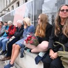 Fila en los alrededores del Parlamento.