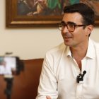 Guschmer es aspirante a la Prefectura del Guayas por el movimiento Renovación Total (RETO). Es comentarista deportivo. Fue electo concejal de Guayaquil en los comicios del 2019.