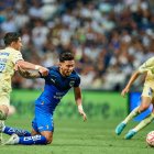 Joao Rojas juega en el Club de Fútbol Monterrey de la Primera División de México.​